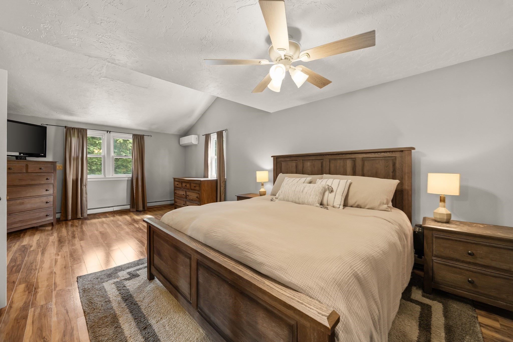 24 Howard Property Photo 27