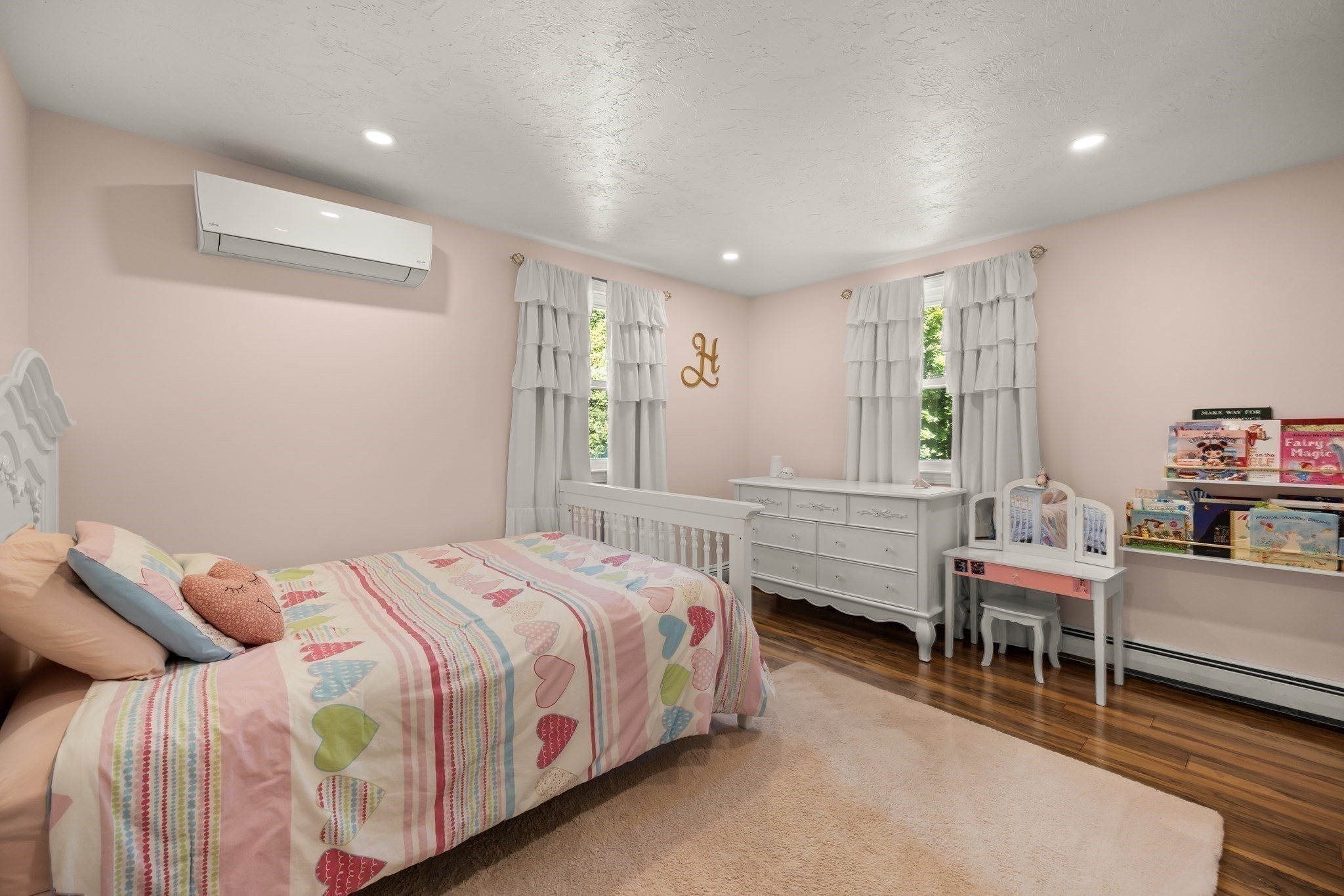 24 Howard Property Photo 29
