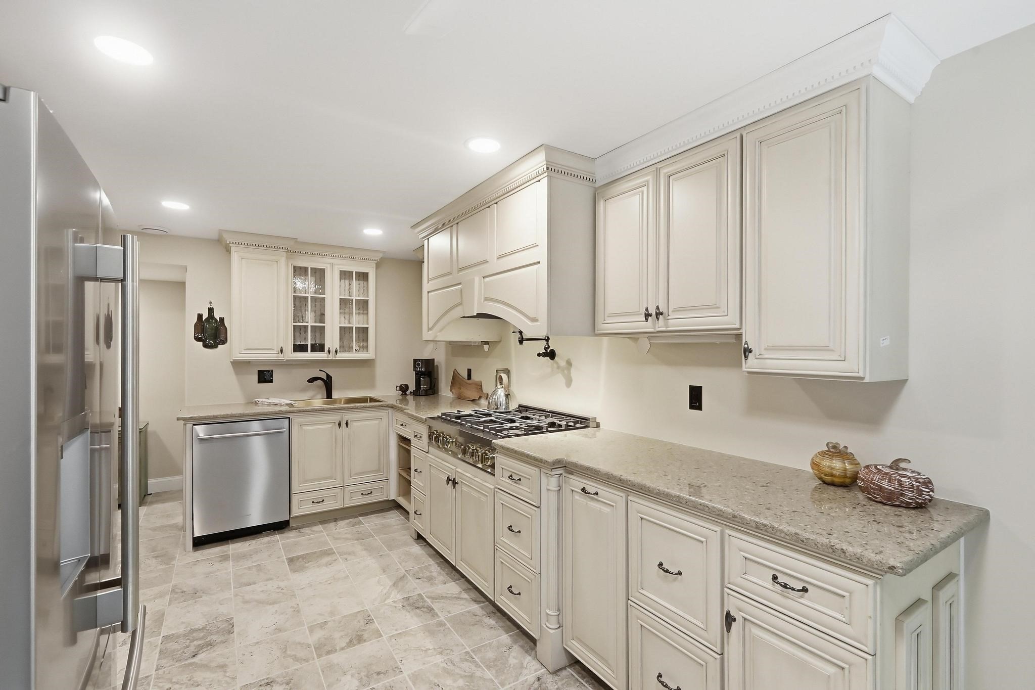 17 Maple Street Property Photo 9