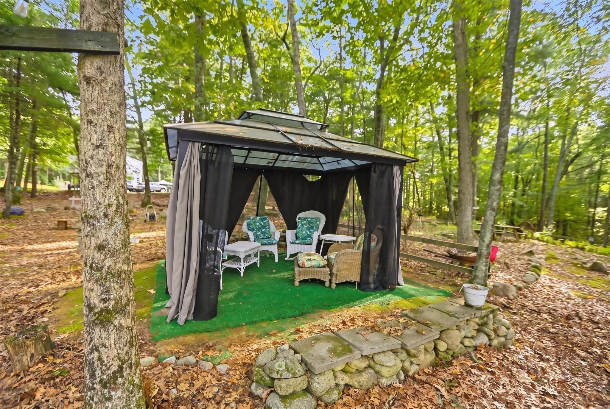 17 Maple Street Property Photo 16