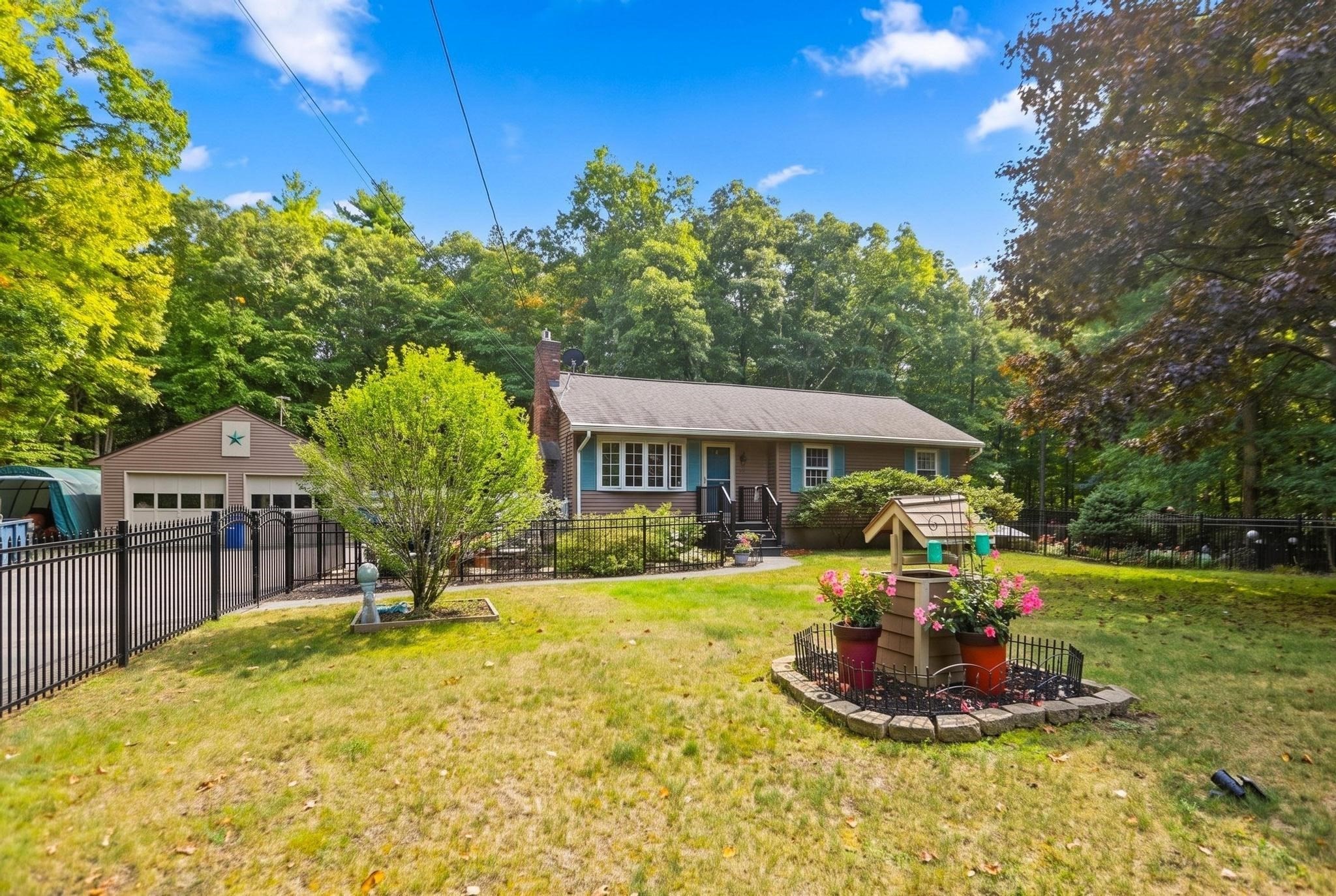 17 Maple Street Property Photo 17