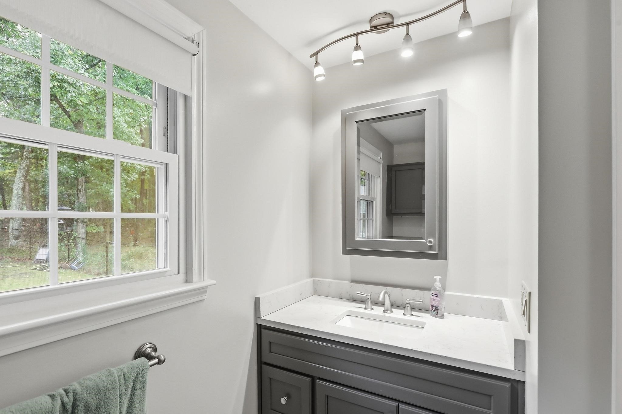 17 Maple Street Property Photo 31