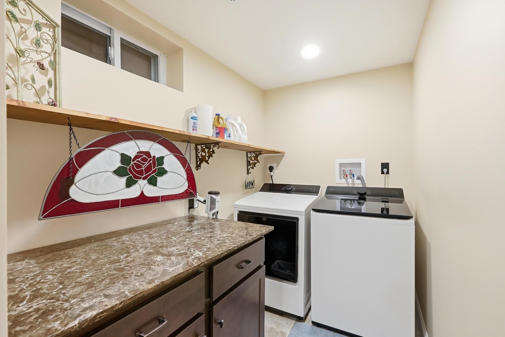 17 Maple Street Property Photo 33