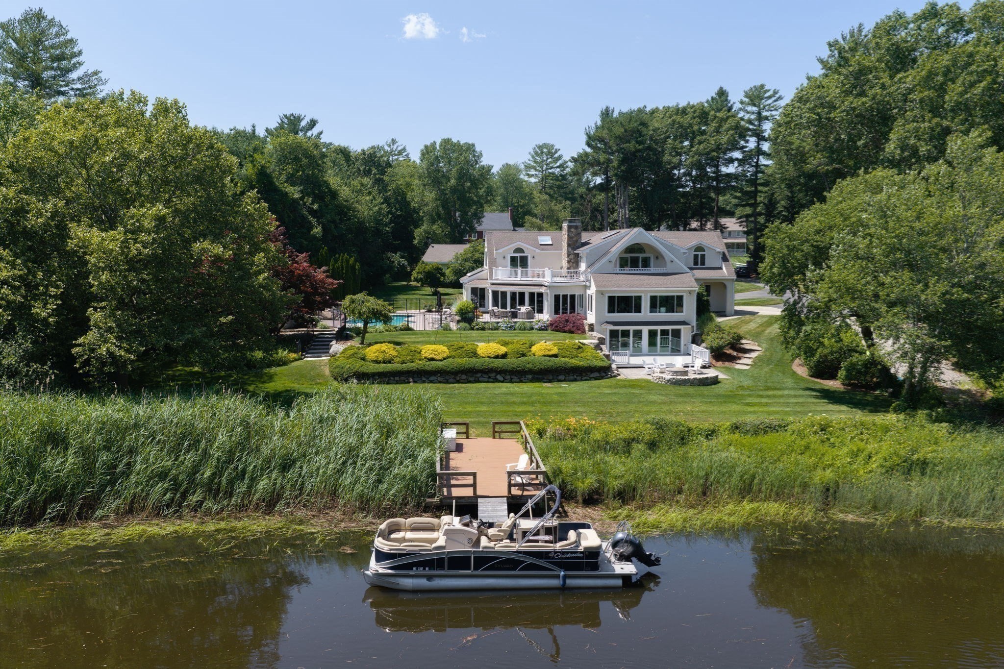 112 River Rd Property Photo 1