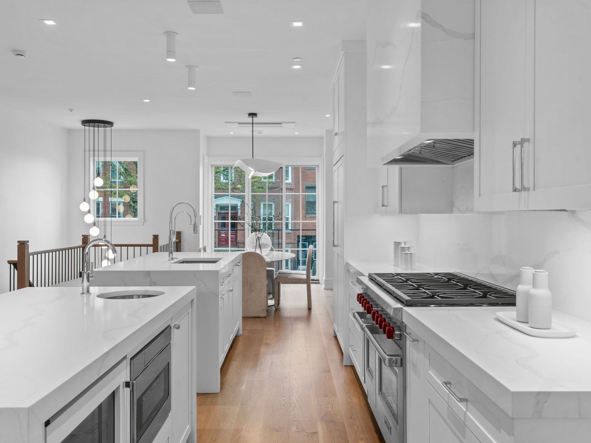 555 E Broadway Property Photo 2