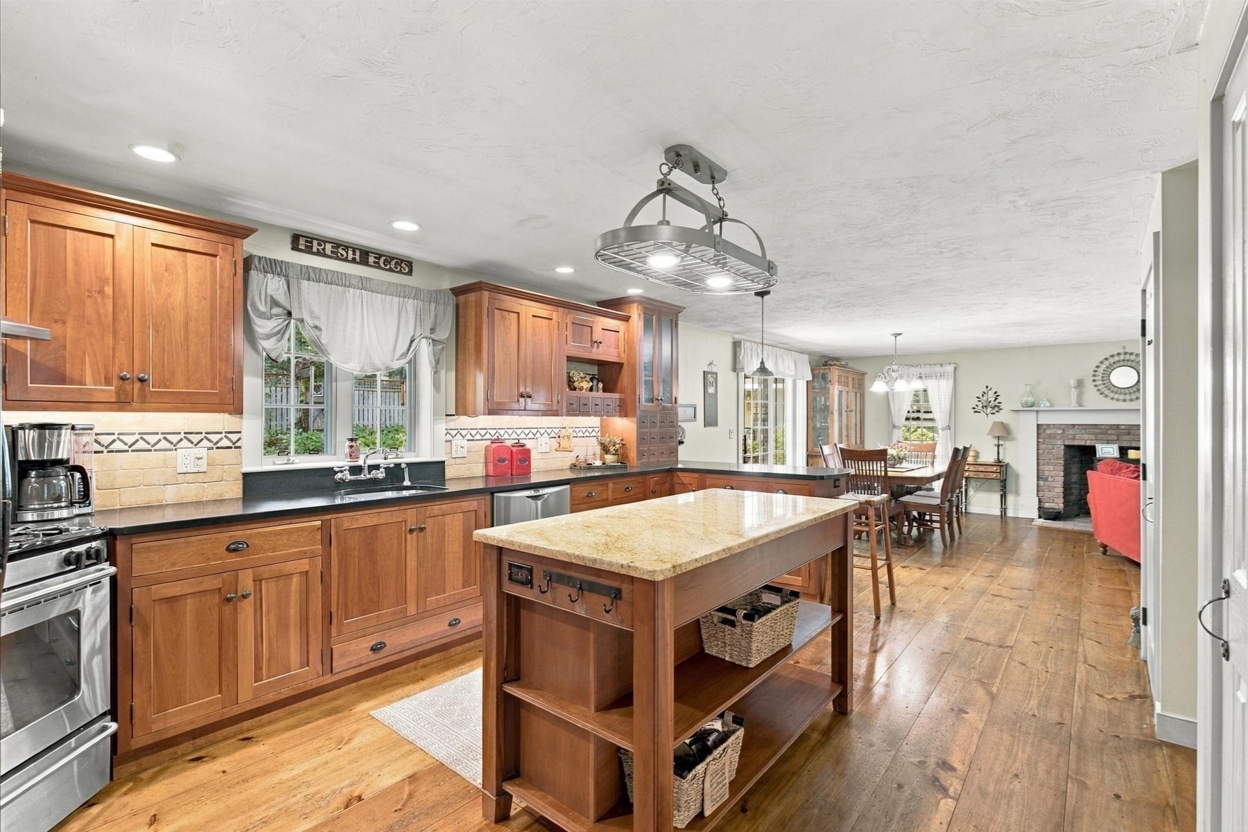 7 Stony Brook Rd Property Photo 8