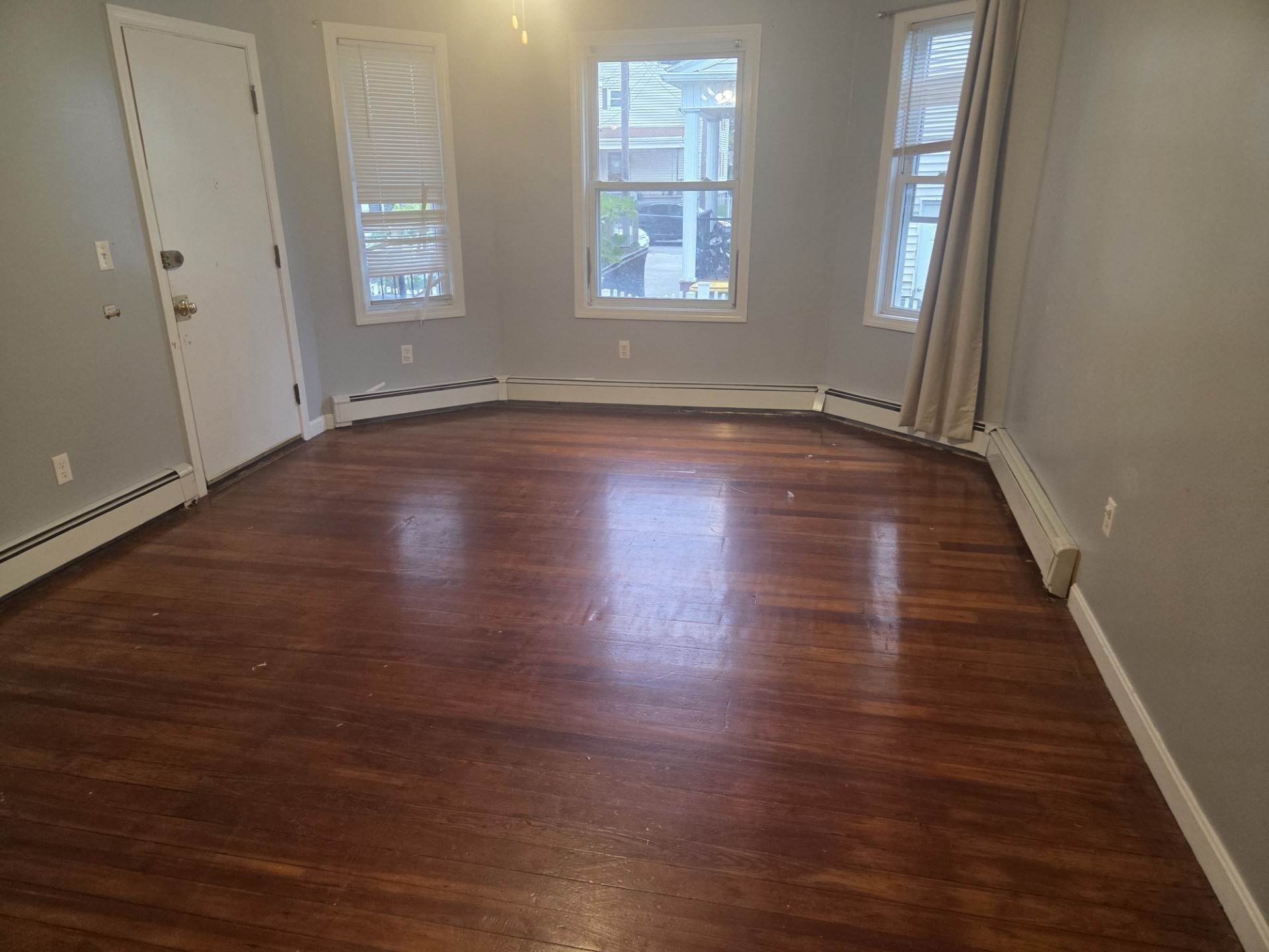953 Globe Street Property Photo 6