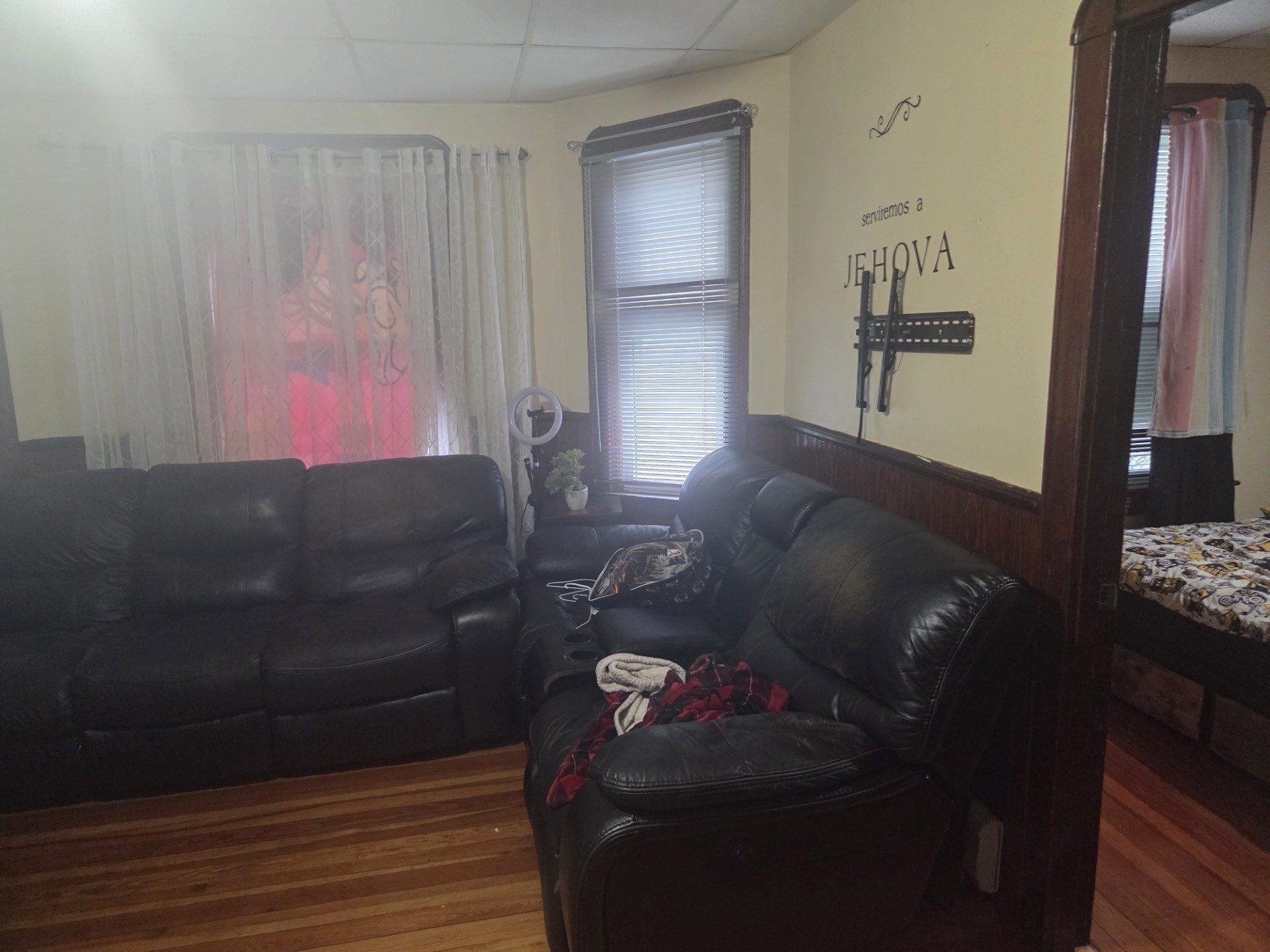 953 Globe Street Property Photo 11