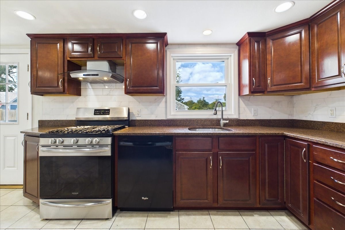 42 Hazelmoor Rd Property Photo 6