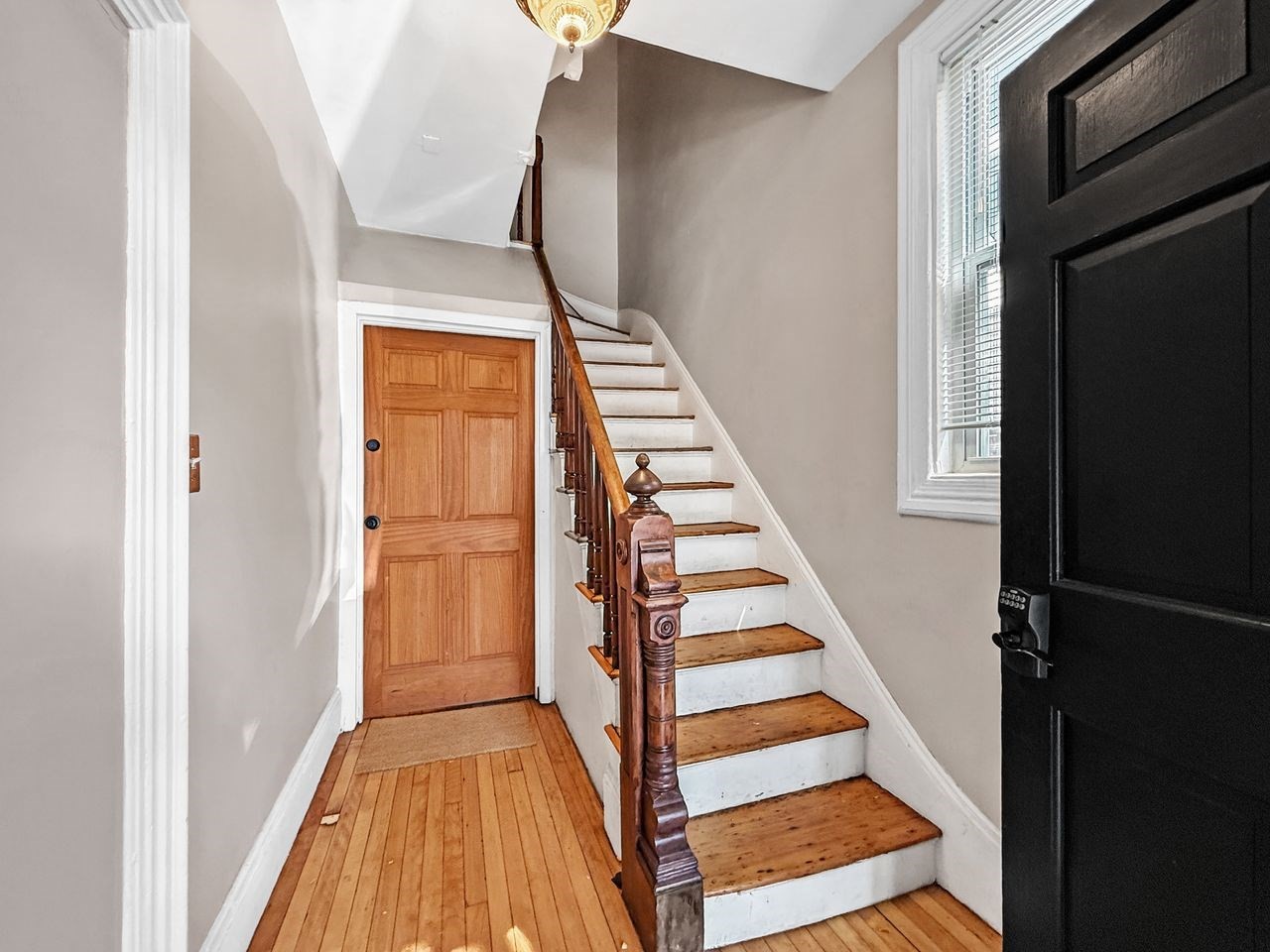 128 Lexington St. Property Photo 2