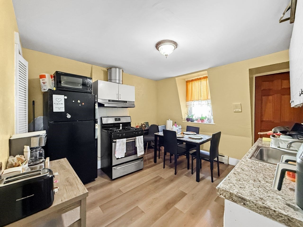 128 Lexington St. Property Photo 11