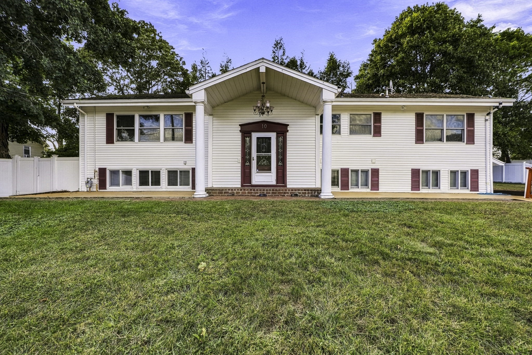 10 Munson Street Property Photo 1