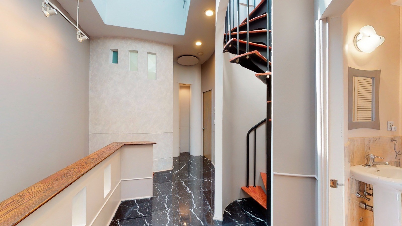 171 Beacon St. # 5 Ph Property Photo 2