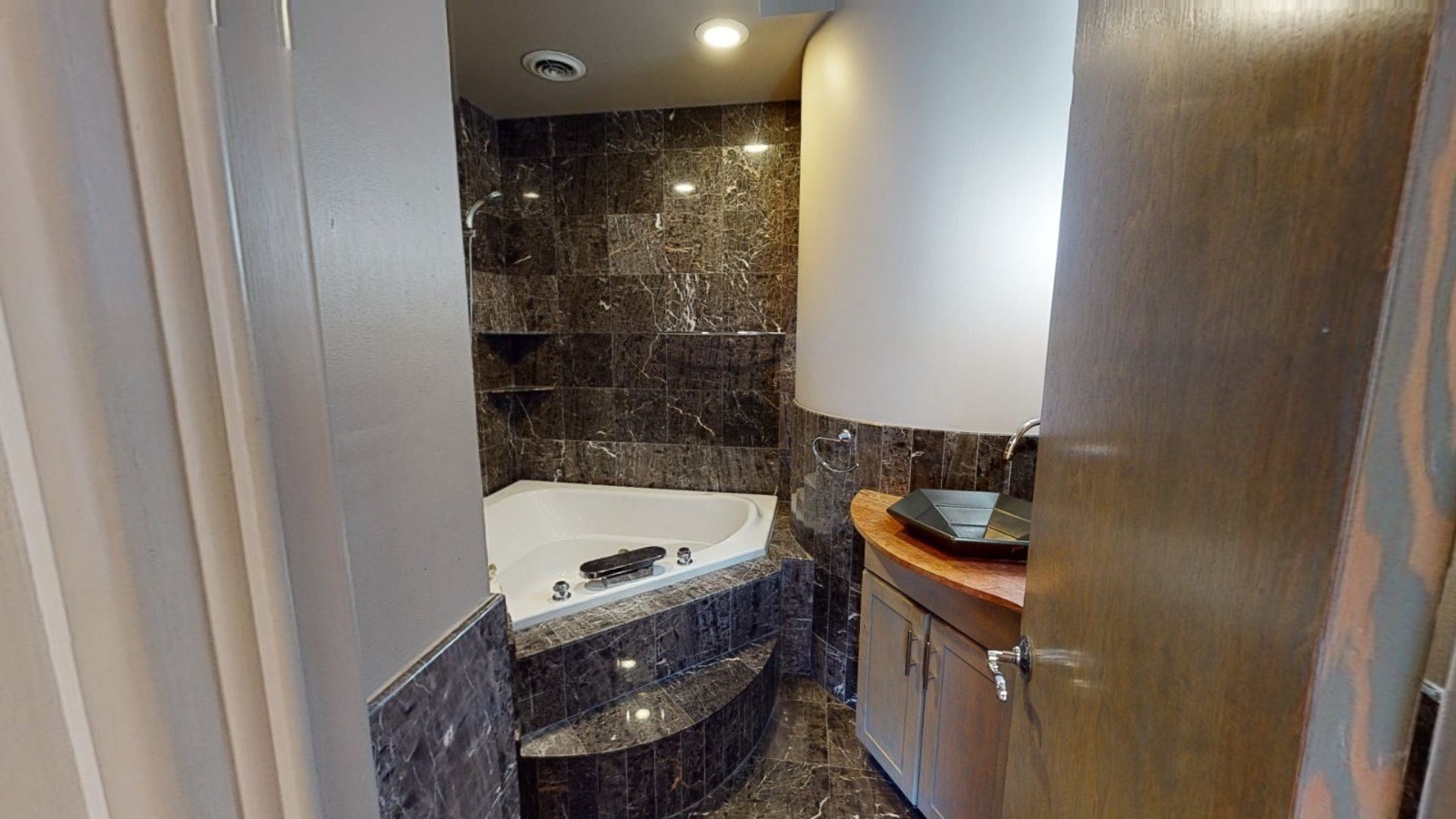 171 Beacon St. # 5 Ph Property Photo 6