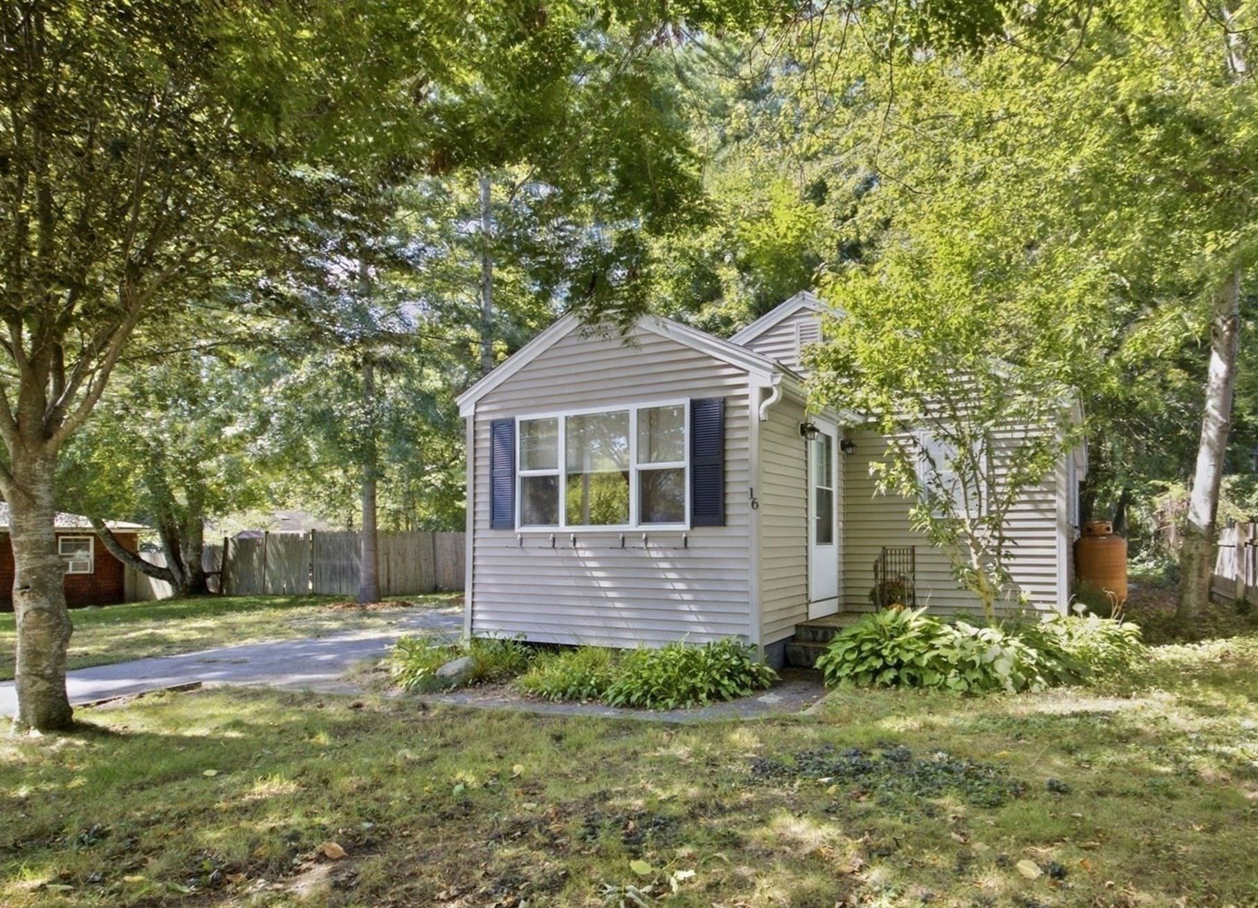 16 Fourth Ave. Property Photo 1