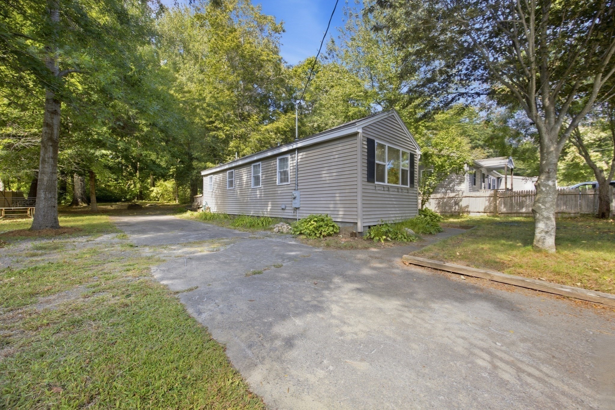 16 Fourth Ave. Property Photo 4