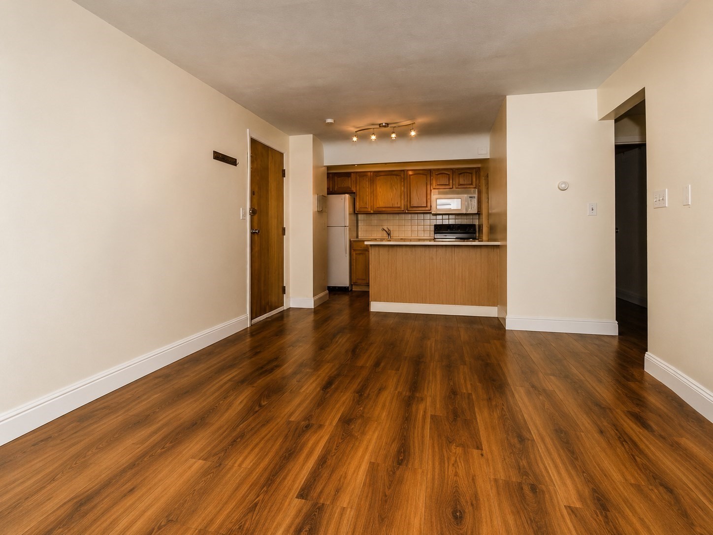 10 Commonwealth Ct # 2 Property Photo 2