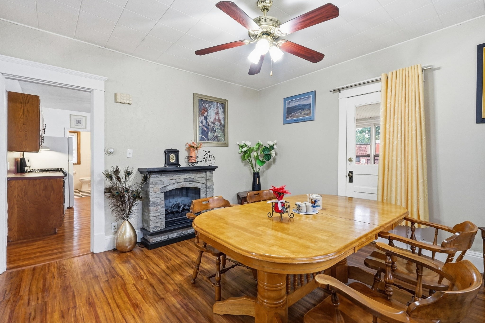 1774 Carew St Property Photo 8