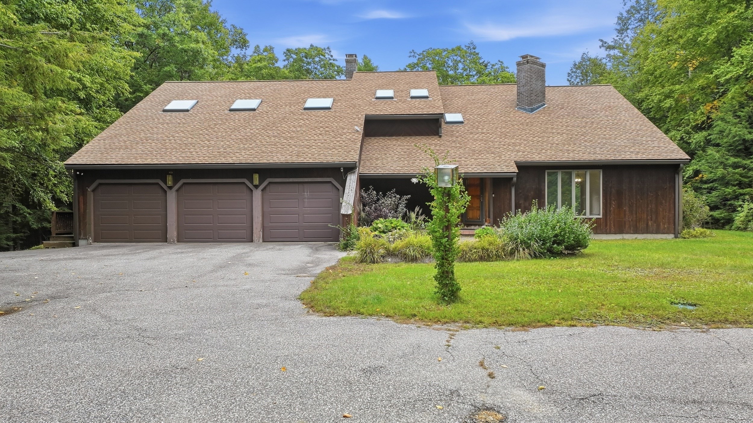 6 Nestlewood Ln Property Photo 2