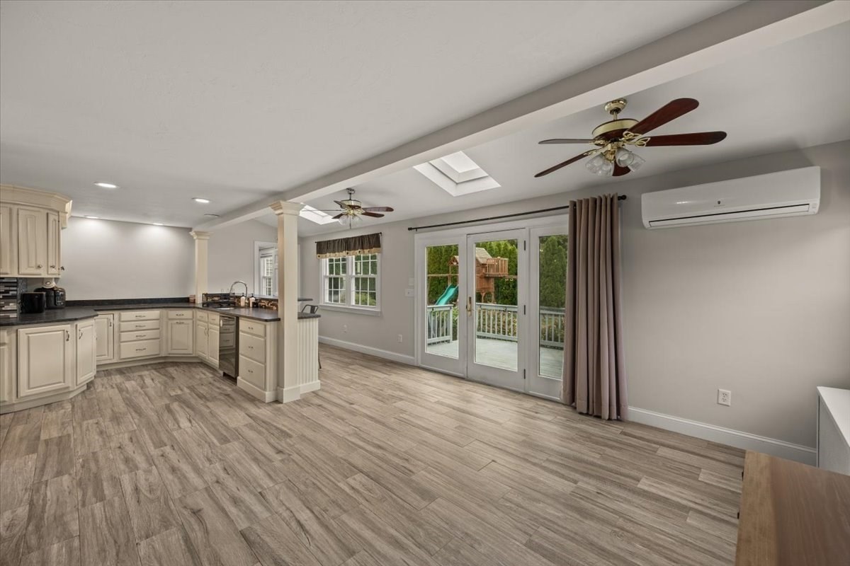155 Commonwealth Ave Property Photo 4