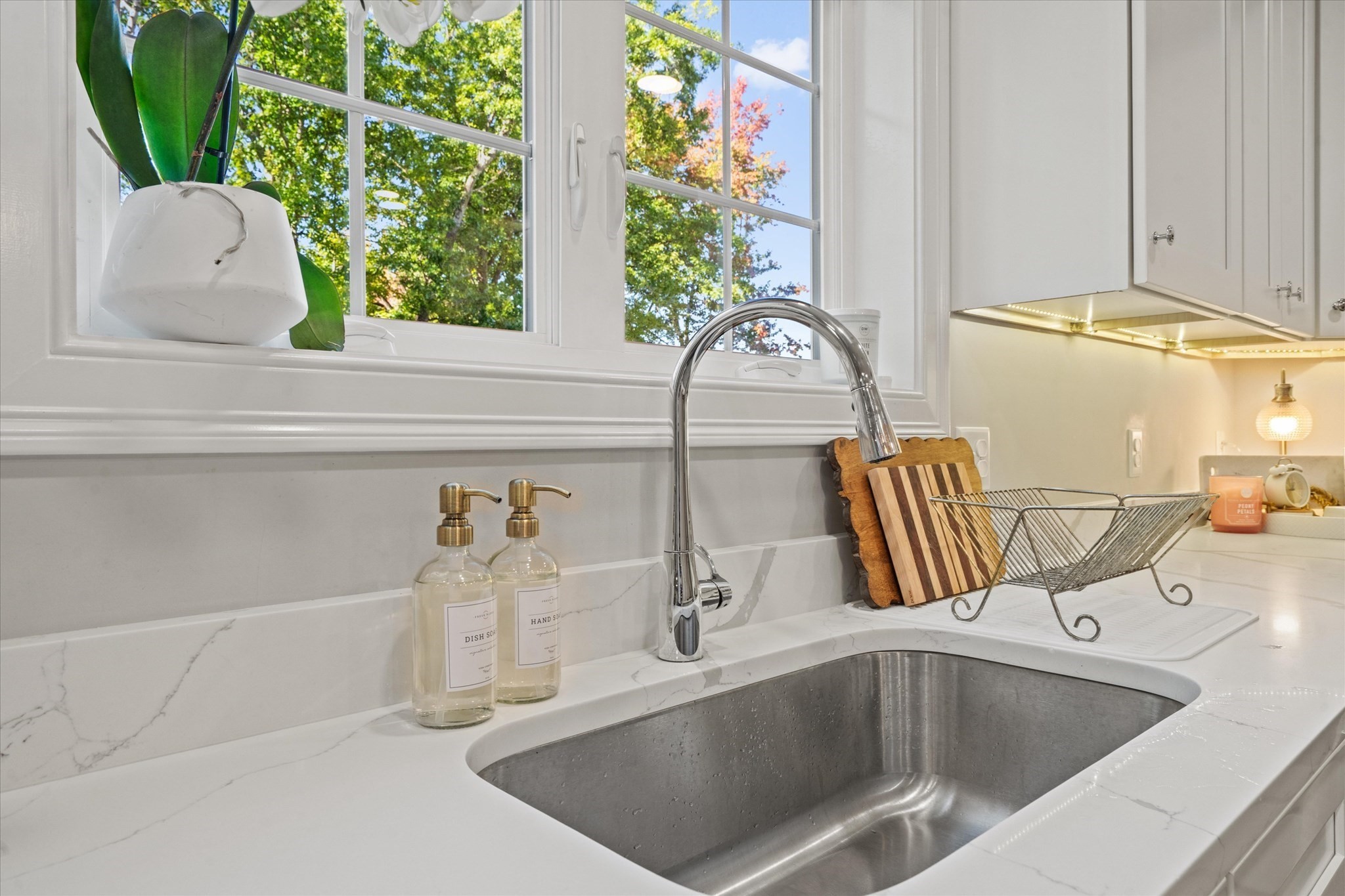 66 Castine St Property Photo 4