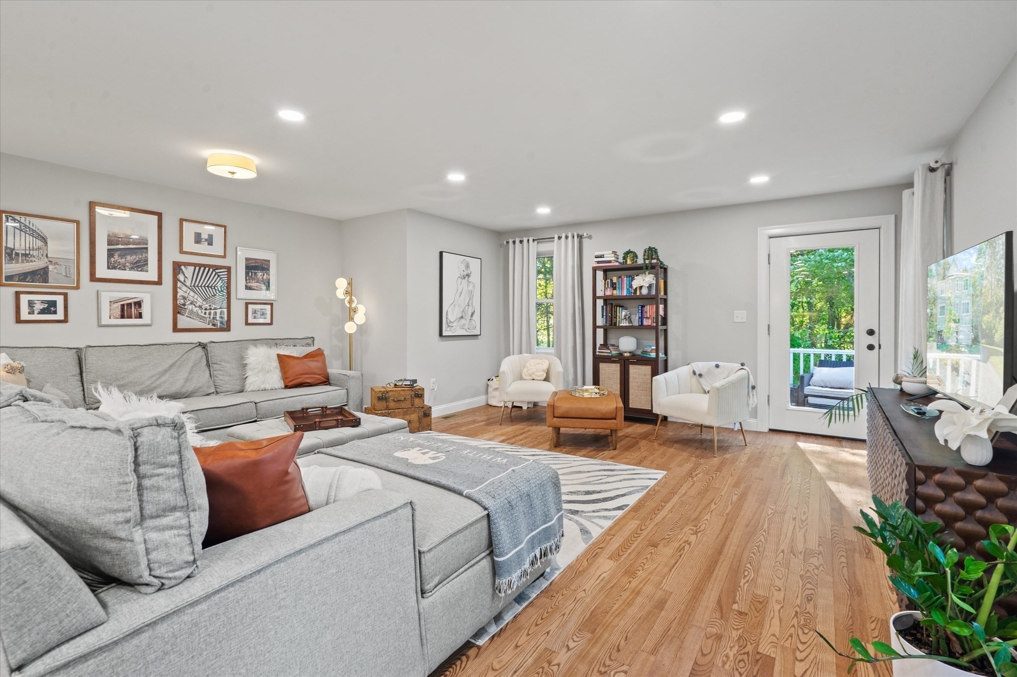 66 Castine St Property Photo 8