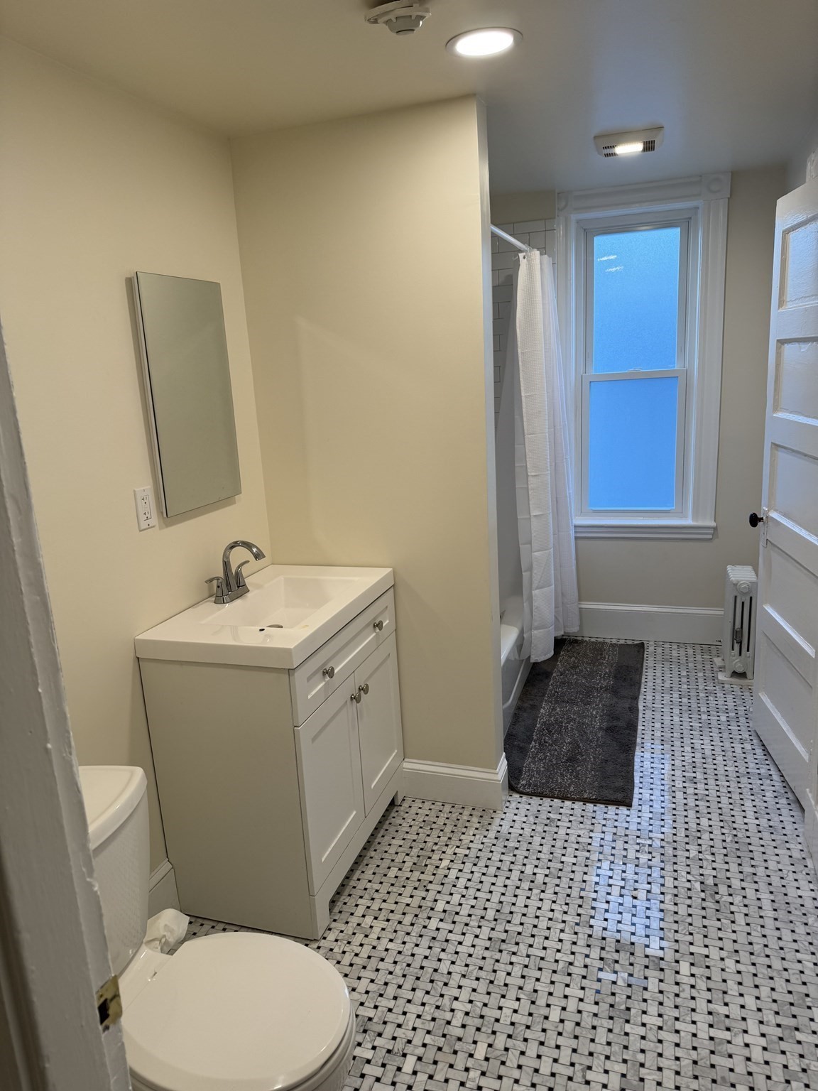 49 Holmes St # 2b Property Photo 5