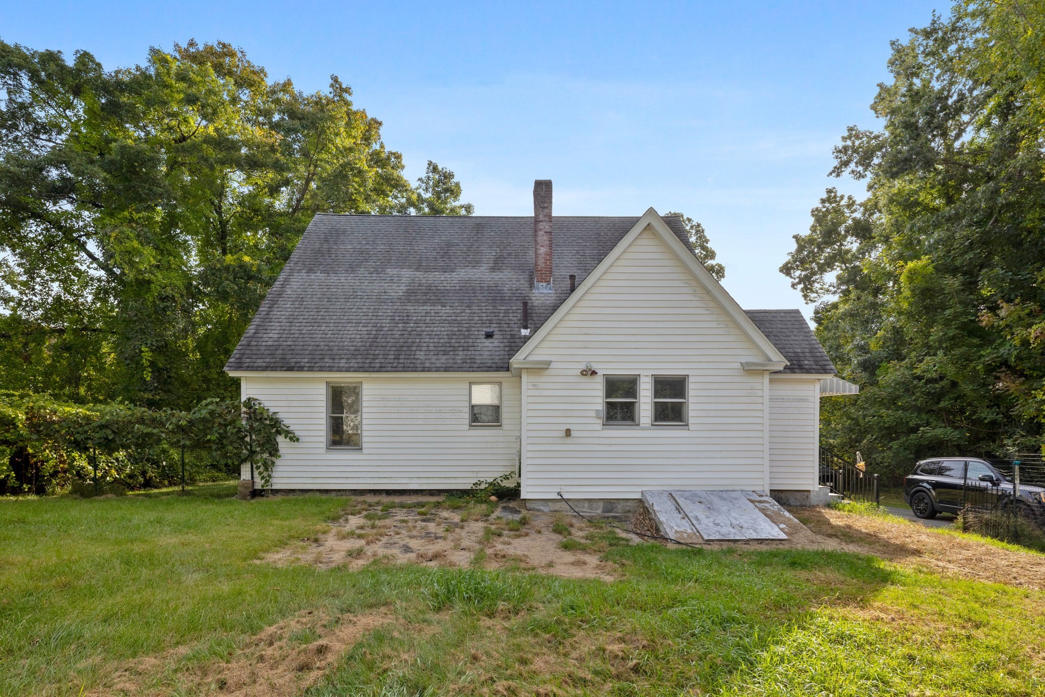 10 Salem St Property Photo 7
