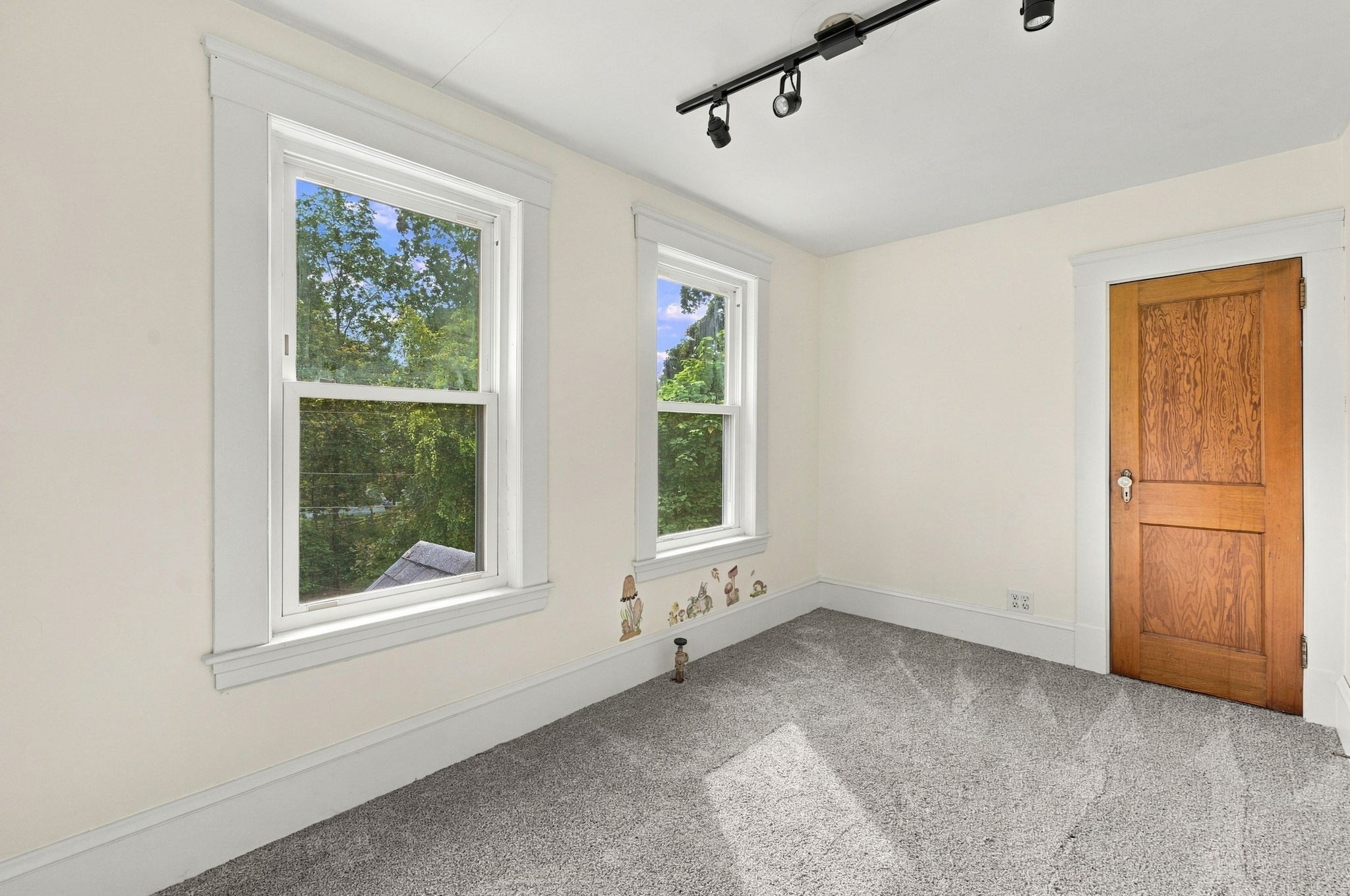 10 Salem St Property Photo 28