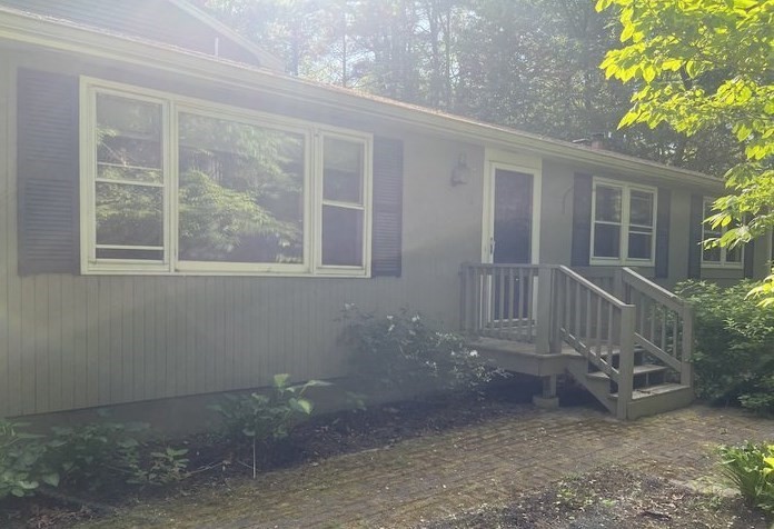 148 Newtown Rd Property Photo 2