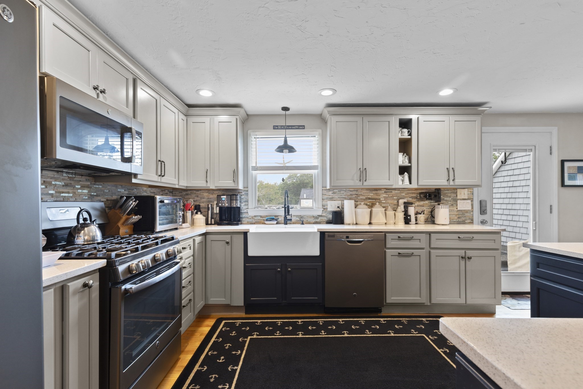 48 Sachem Rd. Property Photo 5