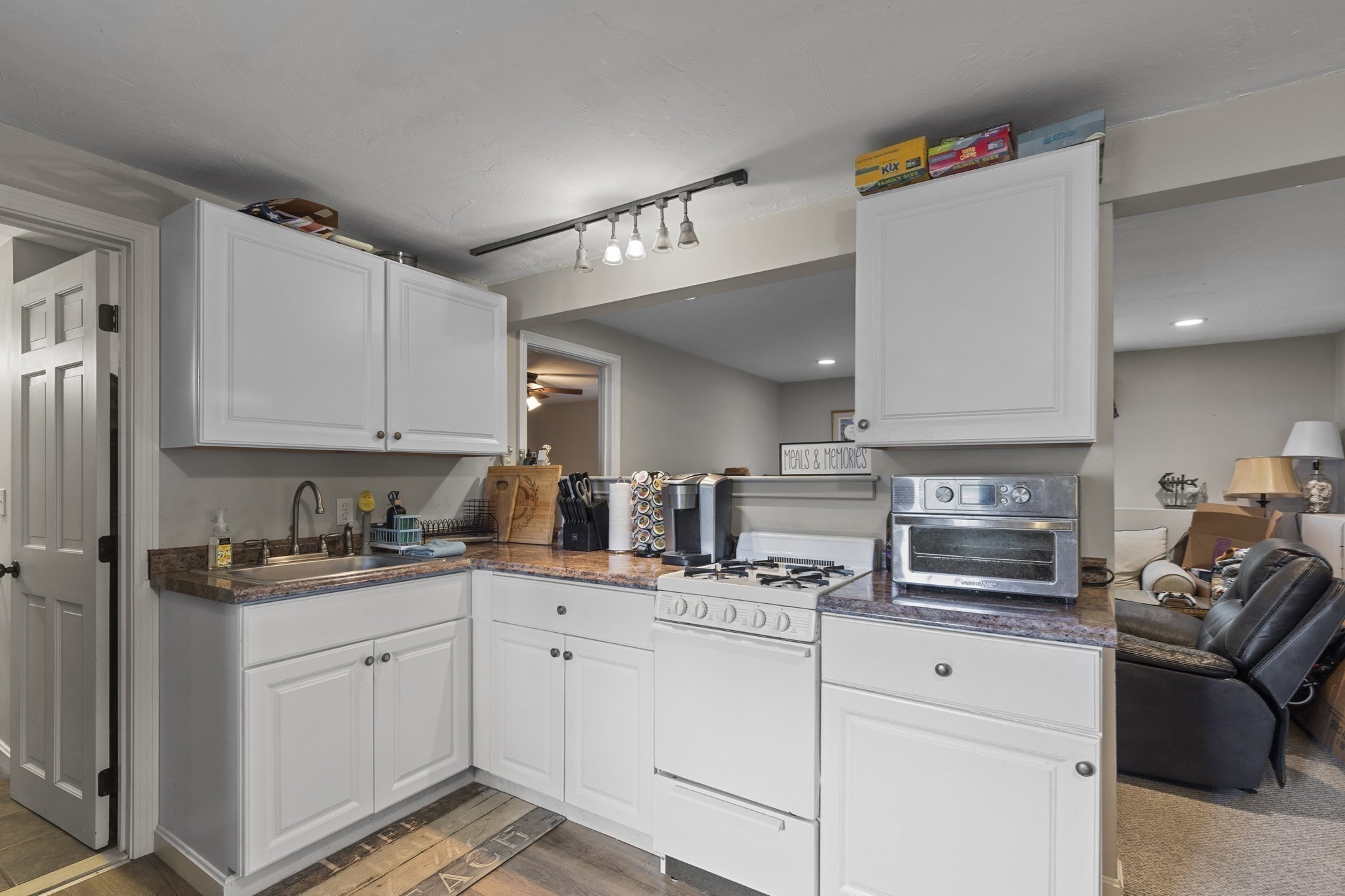 48 Sachem Rd. Property Photo 19