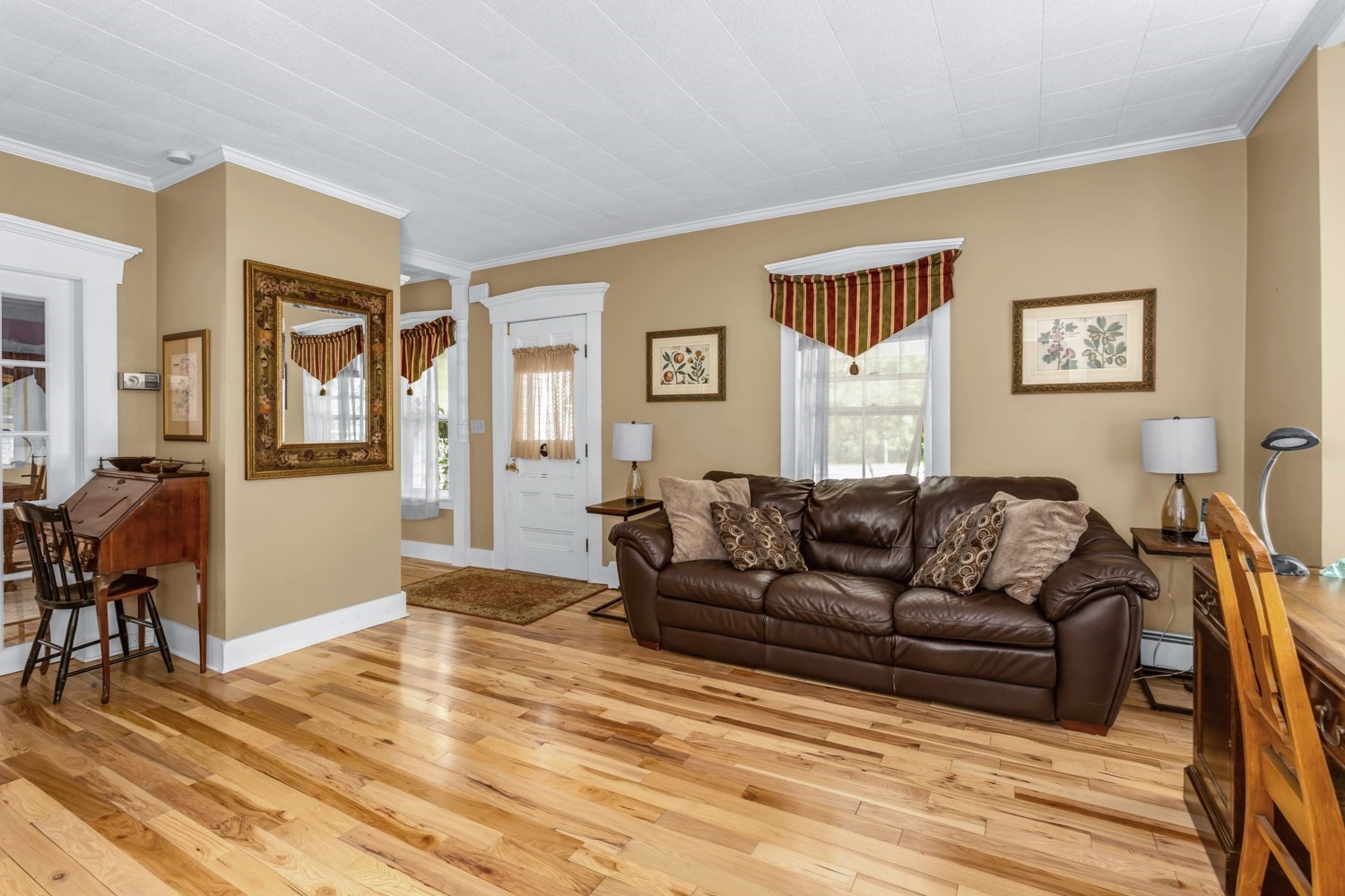 1322 Pond St Property Photo 6