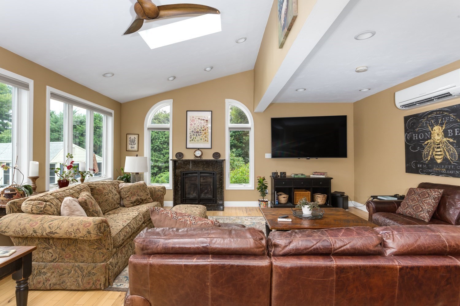 1322 Pond St Property Photo 12
