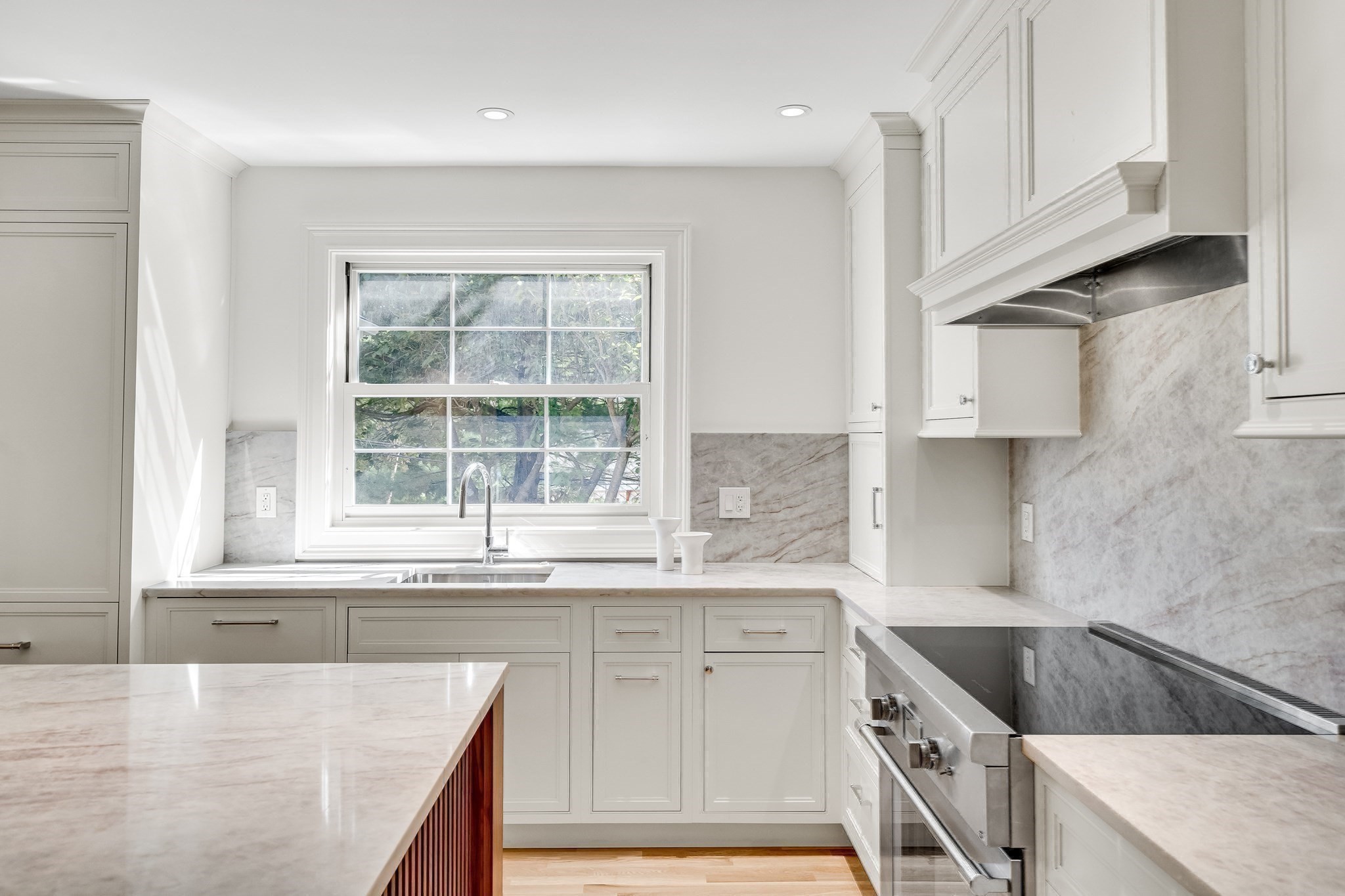 1245 Commonwealth Ave Property Photo 4