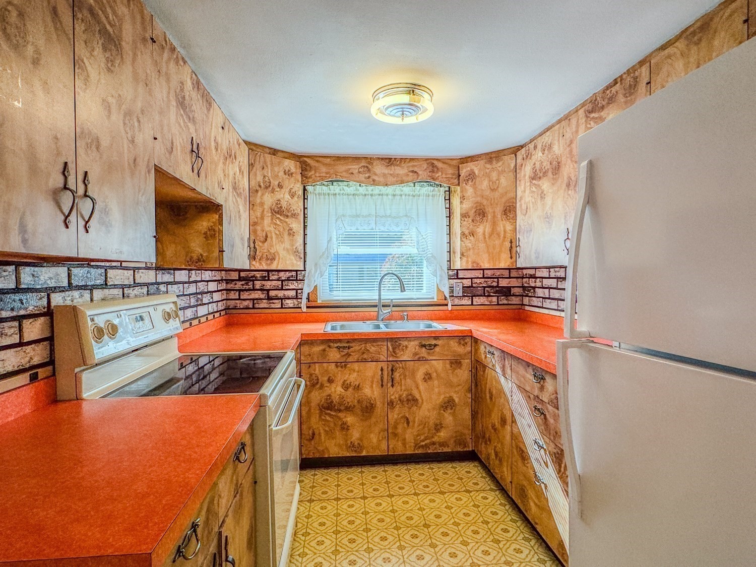 54 Dell Street Property Photo 9