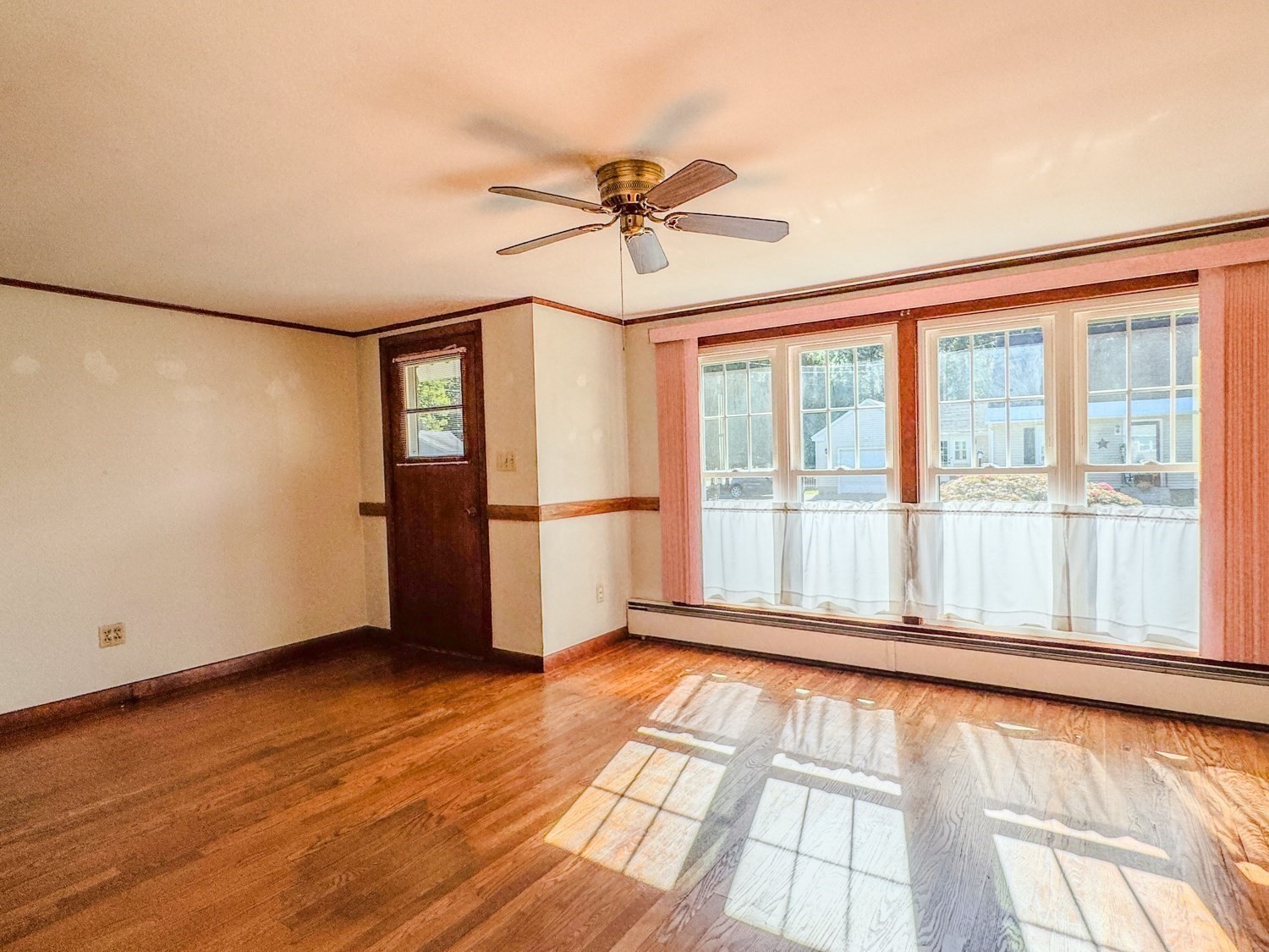 54 Dell Street Property Photo 15