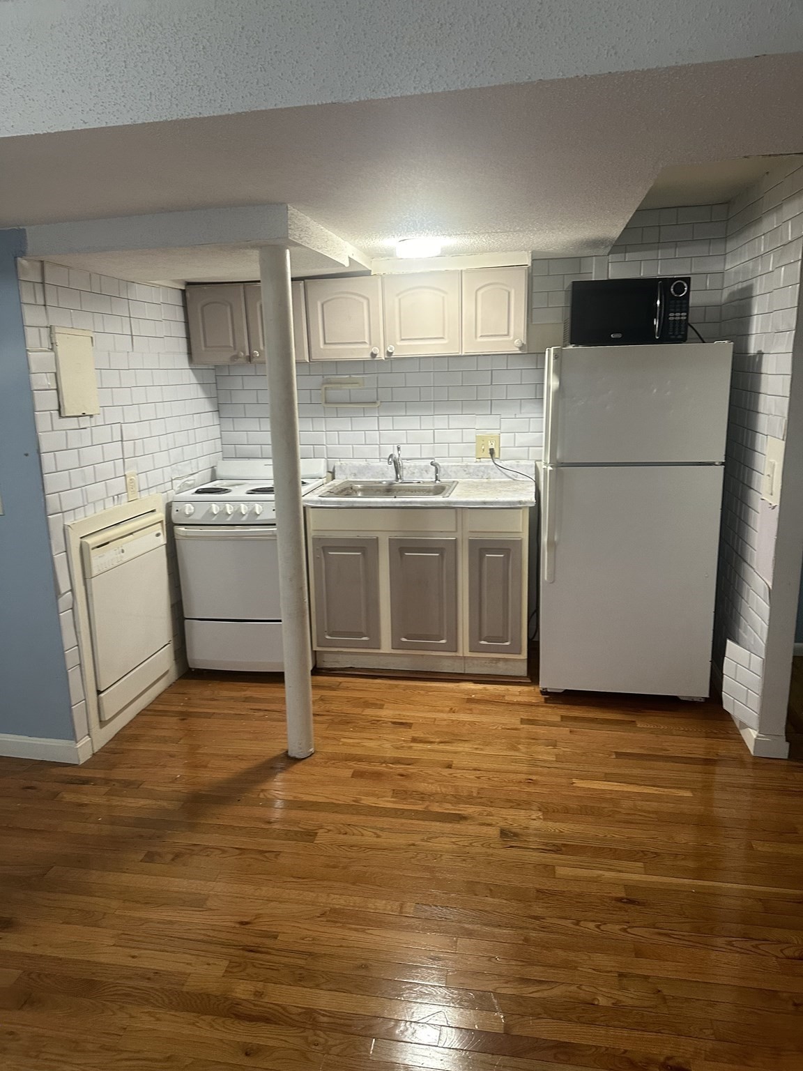 57 Brighton Ave # B Property Photo 5