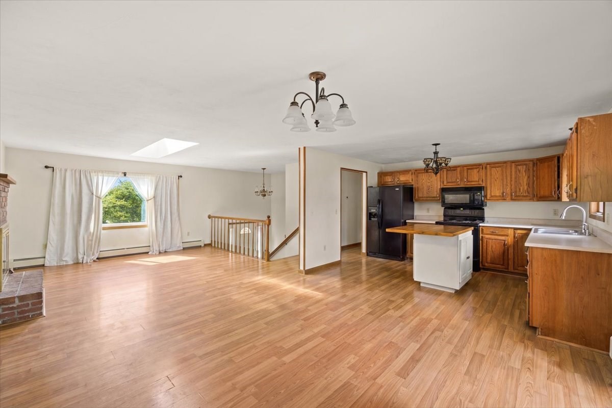 95 Crooked Ln Property Photo 10
