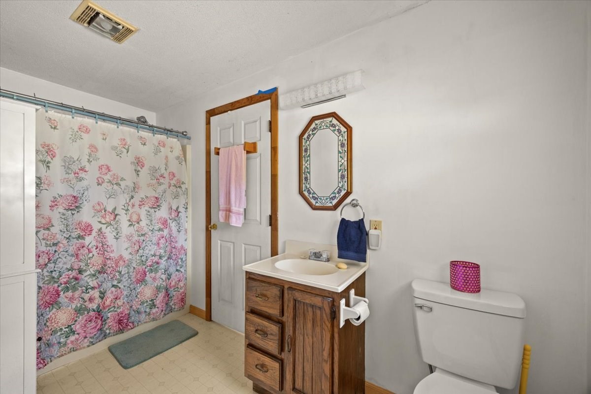 95 Crooked Ln Property Photo 25