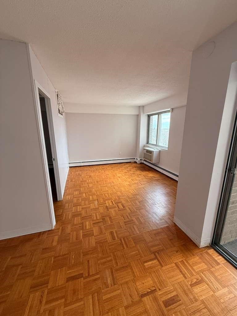 1025 Hancock St # 6J Property Photo 1