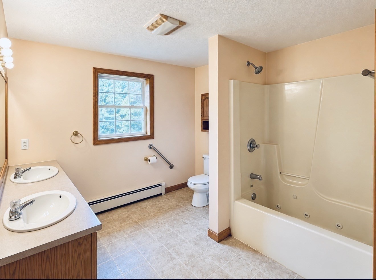 99 Turner Lane Property Photo 14