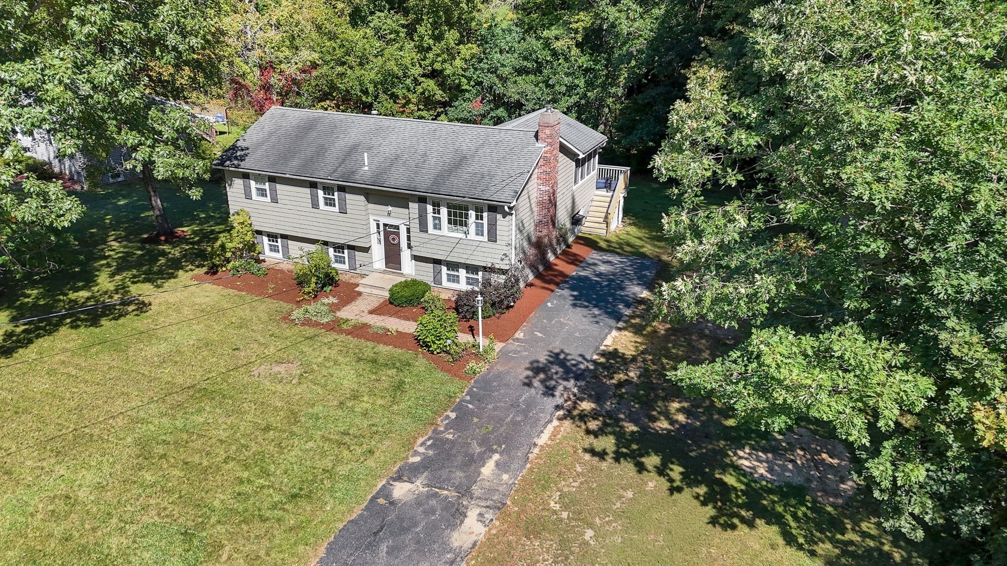 7 Hickory Dr Property Photo 1