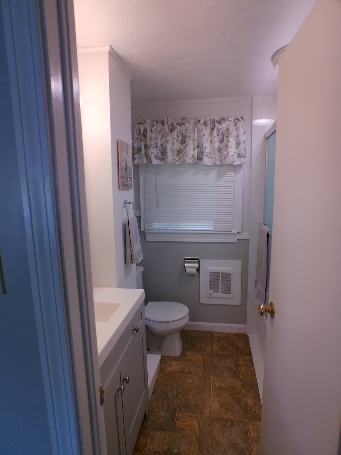 20 Forest St Property Photo 17