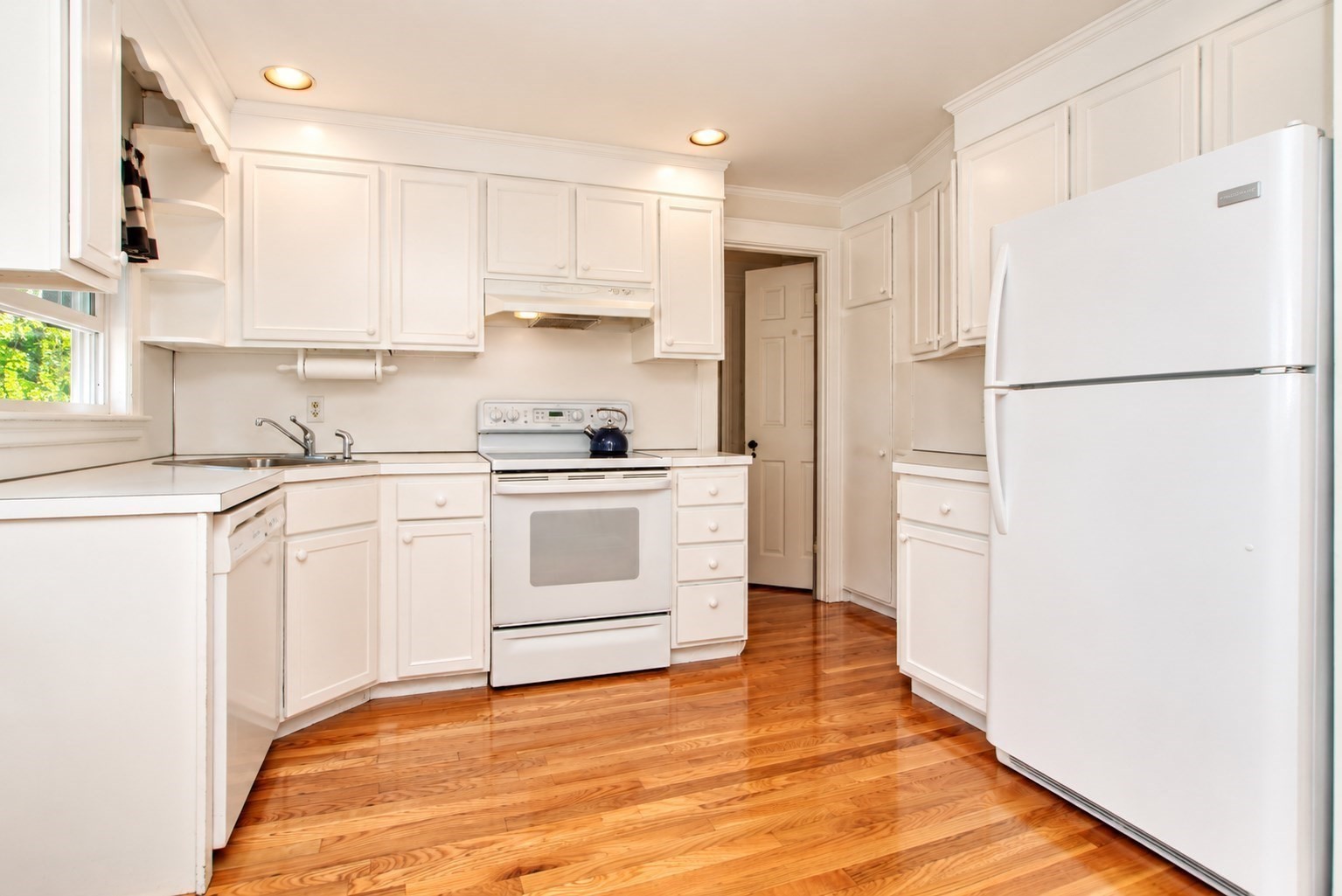 3 Waltham Property Photo 7