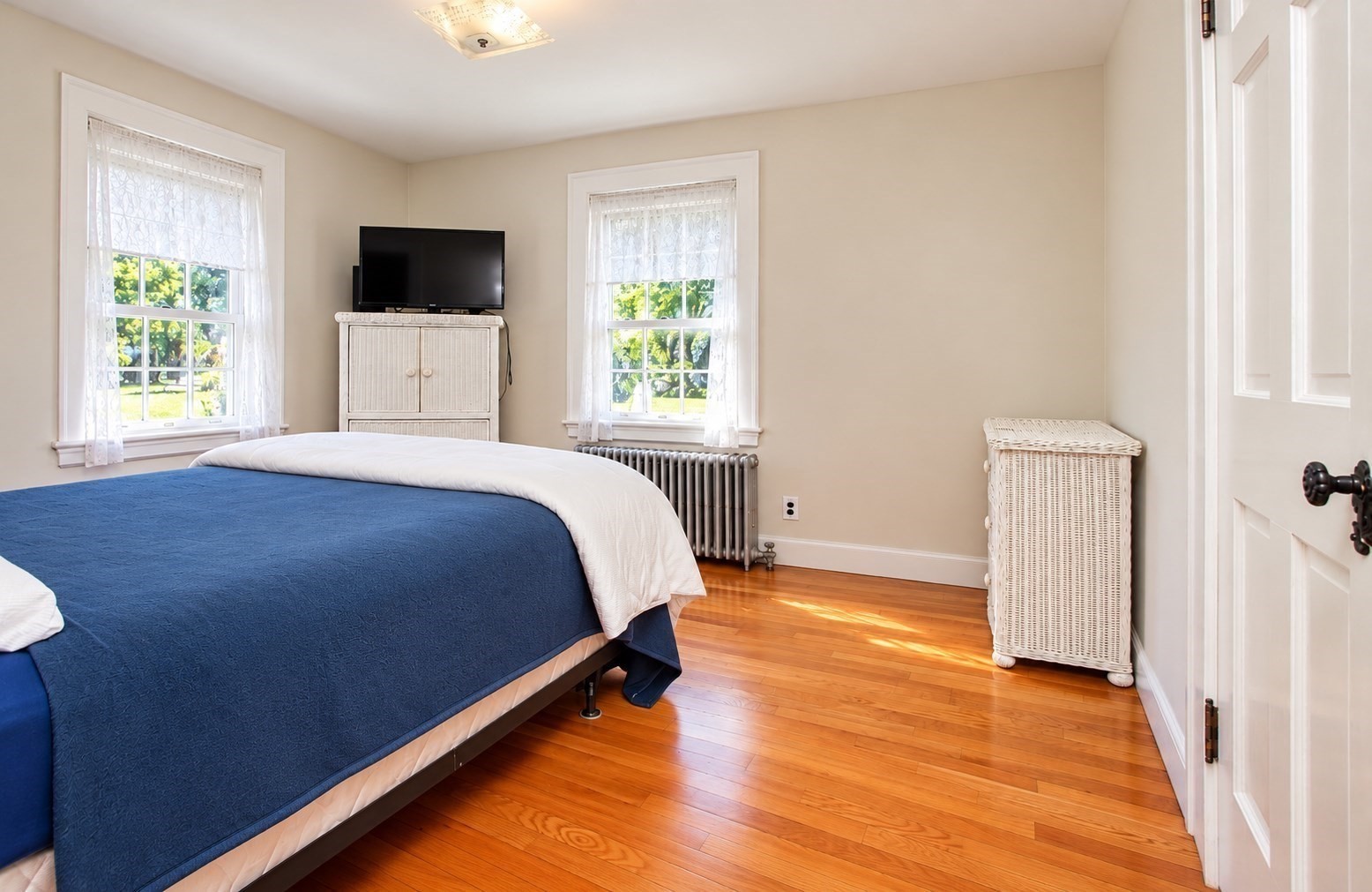 3 Waltham Property Photo 8