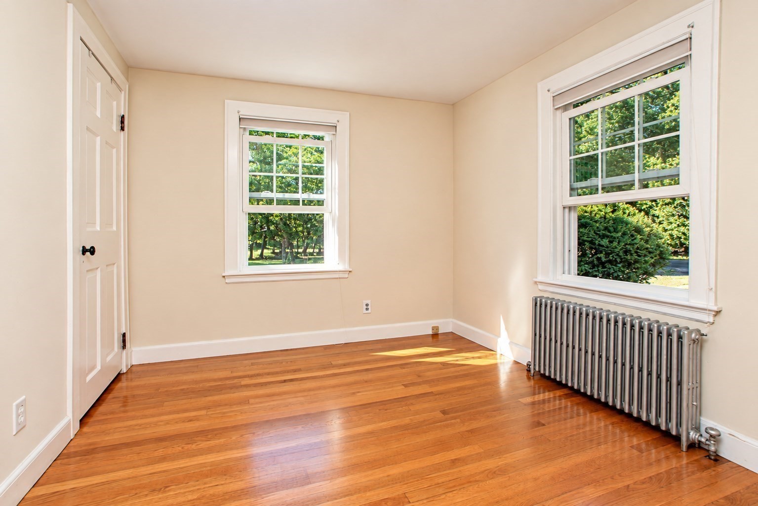 3 Waltham Property Photo 9
