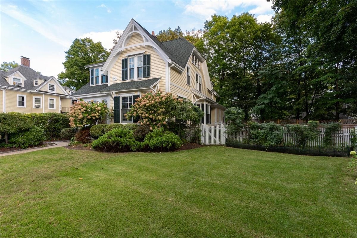 16 Abbott Street Property Photo 2