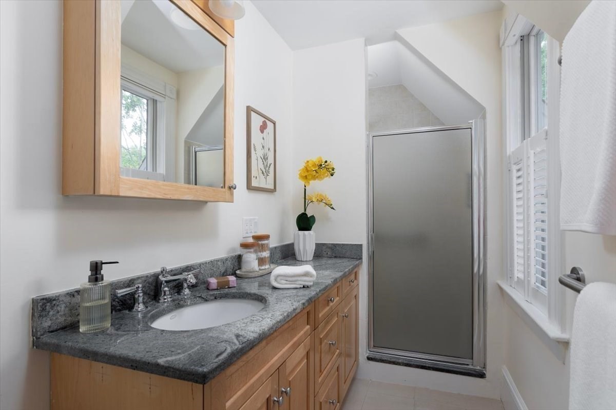 16 Abbott Street Property Photo 16