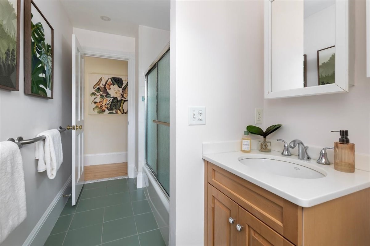 16 Abbott Street Property Photo 19